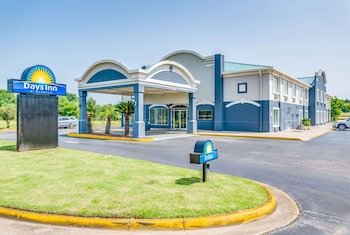 Days Inn by Wyndham Coliseum Montgomery AL