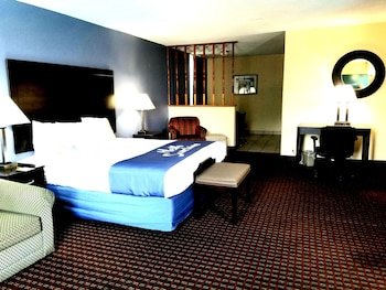 Days Inn by Wyndham Easley/Greenville/Clemson Area