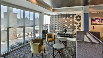 Holiday Inn Express & Suites Nashville MetroCenter Downtown