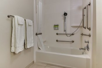 Holiday Inn Express & Suites Nashville MetroCenter Downtown