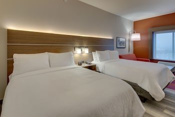 Holiday Inn Express & Suites Nashville MetroCenter Downtown