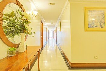 Townhouse Oak VIP Suites
