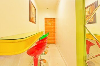 Townhouse Oak VIP Suites