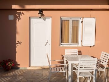 Petritos Rooms And Studios