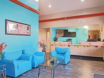 Howard Johnson by Wyndham Houston Hobby Airport