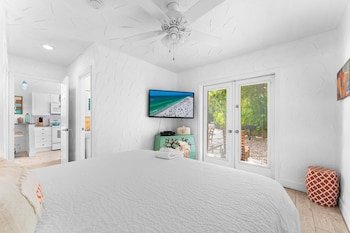 Crescent Street Villas by Beachside Management