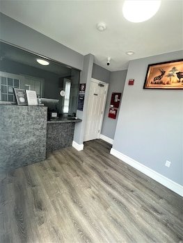 Shangri La Motel