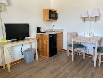 Mariner Inn & Suites