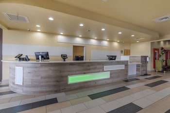 Best Western Plus Sandcastle Beachfront Hotel