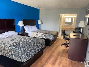 Super 8 by Wyndham Portsmouth Norfolk