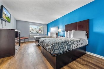 Super 8 by Wyndham Portsmouth Norfolk