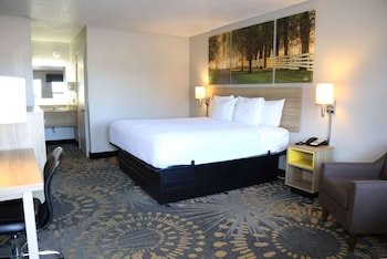 Days Inn by Wyndham Monroe