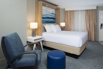 Crowne Plaza Melbourne Oceanfront