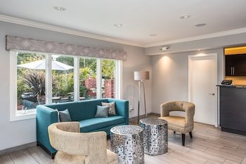 The Inn at 1252 Monterey