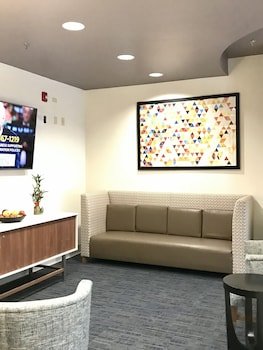 Holiday Inn Express Winona North