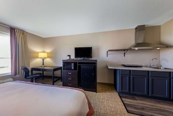 Super 8 by Wyndham Jackson MN