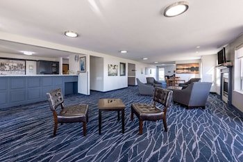 Super 8 by Wyndham Jackson MN