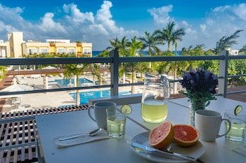 Magia Beachside Condo Hotel