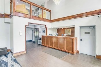 Comfort Suites Near I-80 And I-94