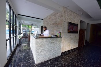 La Orilla Hotel