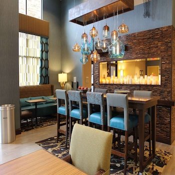 Hampton Inn & Suites Bartonsville