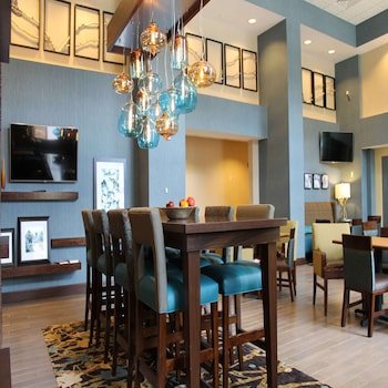 Hampton Inn & Suites Bartonsville