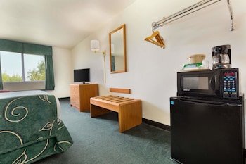 Travelodge by Wyndham Sharon Springs