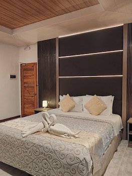 Linaw Beach Resort
