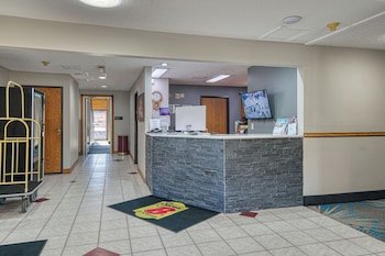 Super 8 by Wyndham Sturgis