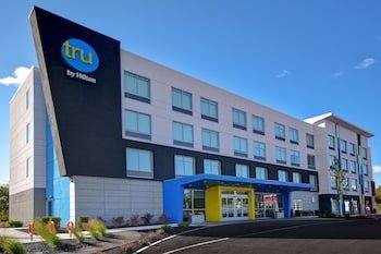 Tru by Hilton Concord
