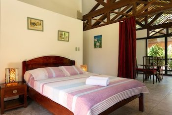 Kenaki Lodge