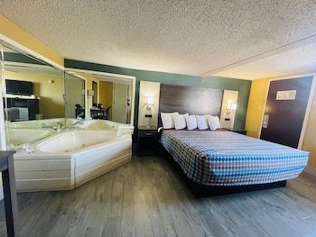Red Carpet Inn Orchard Park