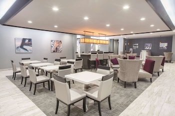 La Quinta Inn & Suites by Wyndham Kingsville