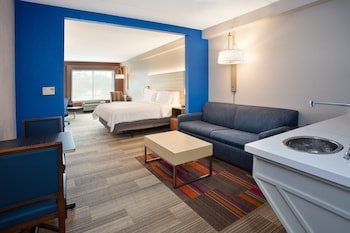 Holiday Inn Express & Suites Rochester Webster