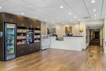 Comfort Inn & Suites Pacific - Auburn