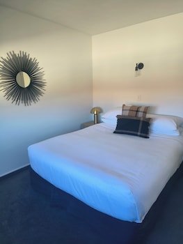 Apex Motor Lodge