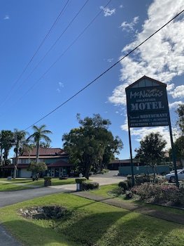 McNevins Logan Park Motel