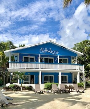Aqua Vista Beachfront Suites