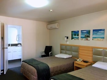 Grosvenor Motor Inn & Conference Centre