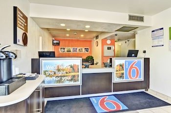 Motel 6 Pittsburgh - Crafton