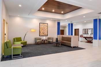 Holiday Inn Express Hotel & Suites Pueblo North