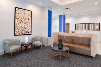 Holiday Inn Express Hotel & Suites Pueblo North