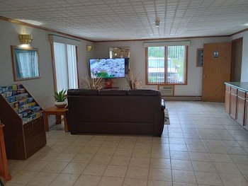 Hotel Iron Mountain Inn & Suites