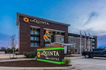 La Quinta Inn and Suites by Wyndham Houston Spring South