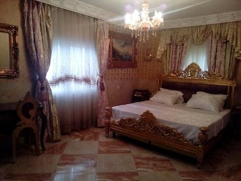 Grand Emperor Hotel