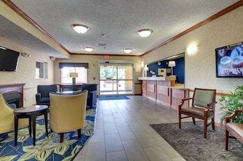 Baymont by Wyndham Galesburg