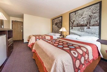 Super 8 by Wyndham Franklin/Middletown Area