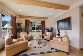 Best Western Plus Kentwood Lodge