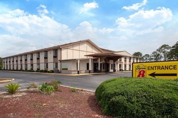 Super 8 by Wyndham Waycross GA