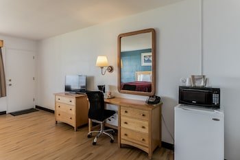Skylark Shores Resort